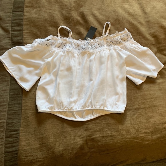 NWT Hollister Delicate Lace Top - Picture 2 of 5